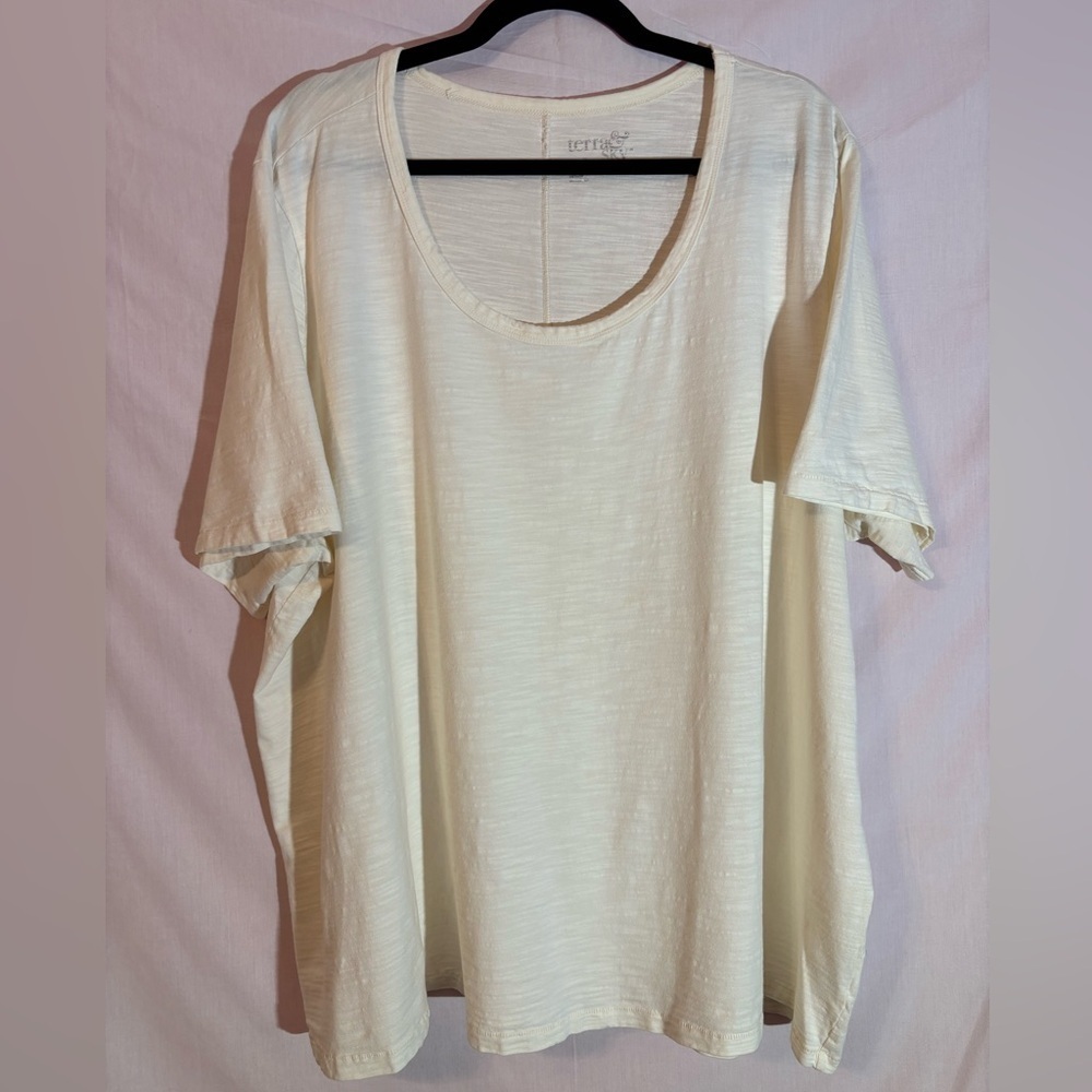 Terra & Sky White textured tee